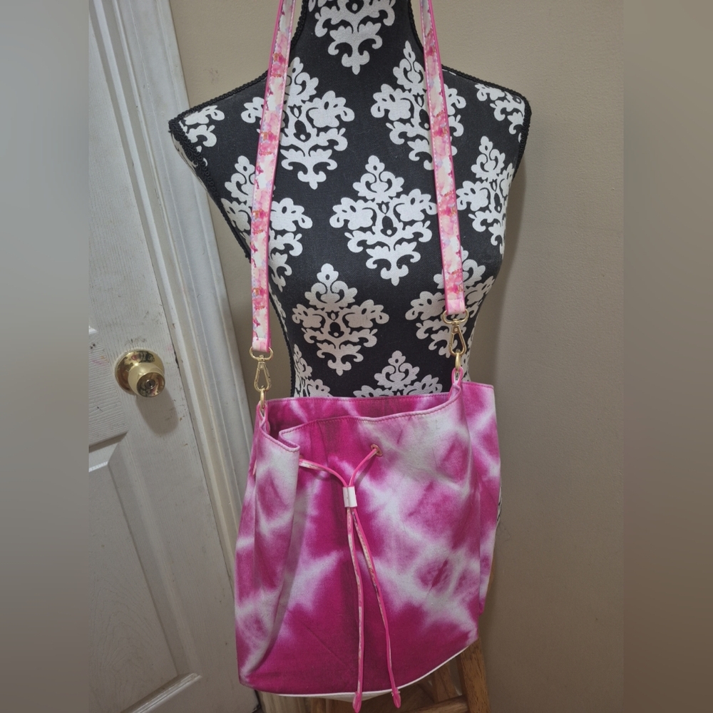 Estee Lauder Pink and Black Shoulder Bag